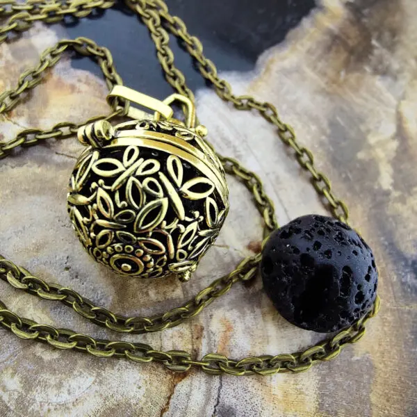Aroma ketting vlinder brons parfum medaillon lavasteen