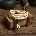 Boeddhistische witte houten kralen armband ketting handgemaakt