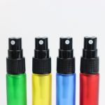 Glazen sprayflesjes 10ml gekleurd mat glas + zwarte verstuiver + overkap