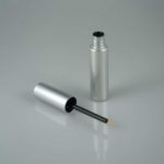 lege eyeliner verpakking zilverkleurig + liner penseel make up kwastje